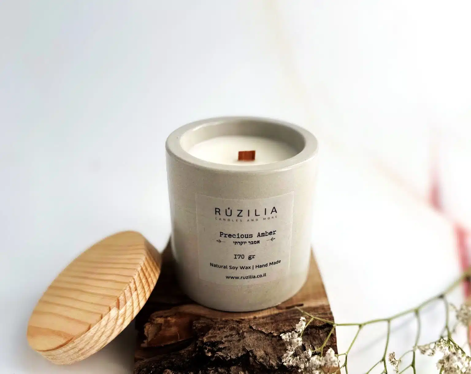 נר ריחני בכלי בטון