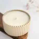 נר ריחני בכלי בטון