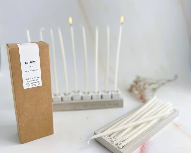 נרות חנוכה לבנים